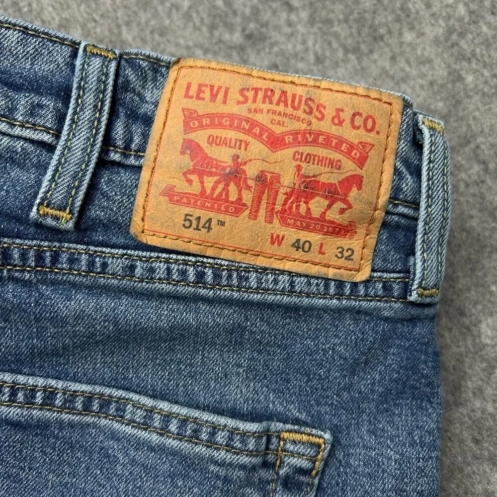 Levi's 514 Straight Fit Jeans Men's Size 40 X 32 Mid Rise Medium Wash Denim